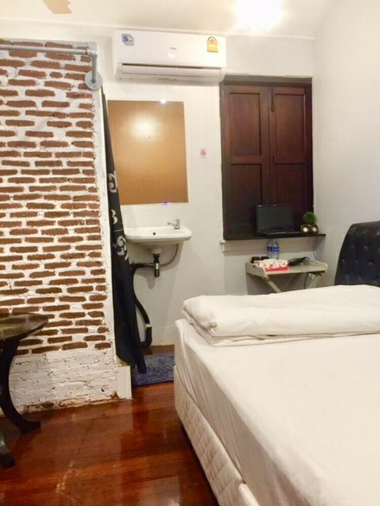 Hostal First 1 Boutique House At Sukhumvit 1