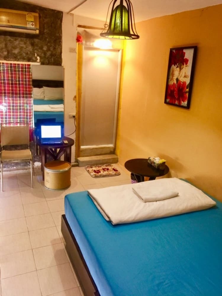 Hostal First 1 Boutique House At Sukhumvit 1