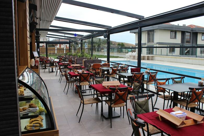 Hotel Ucar Royal