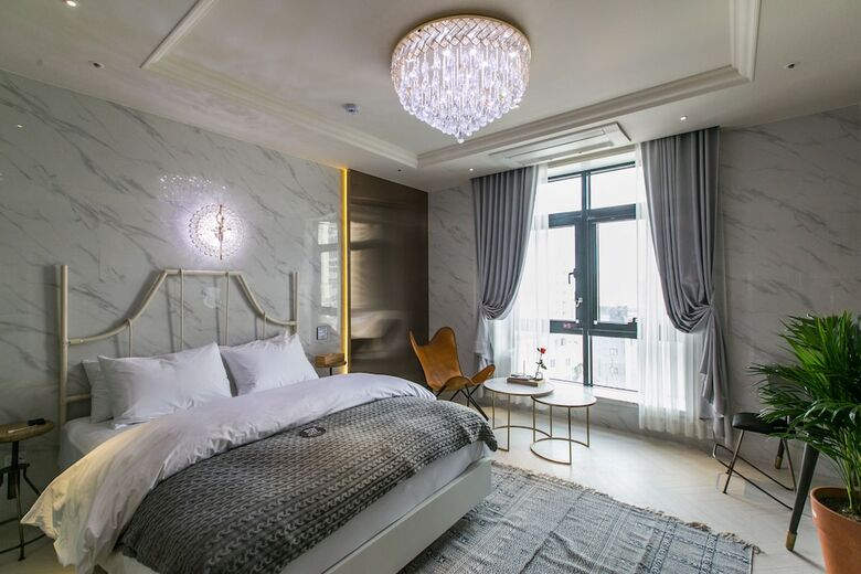 February Hotel Dongseongro