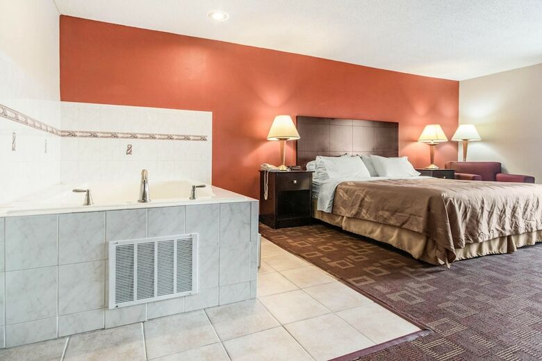Hotel Quality Inn & Suites