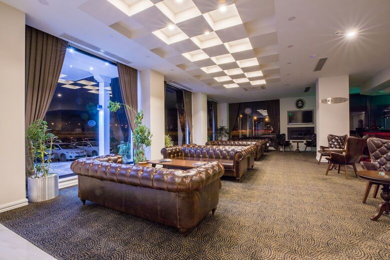 Karpalas City Hotel & Spa