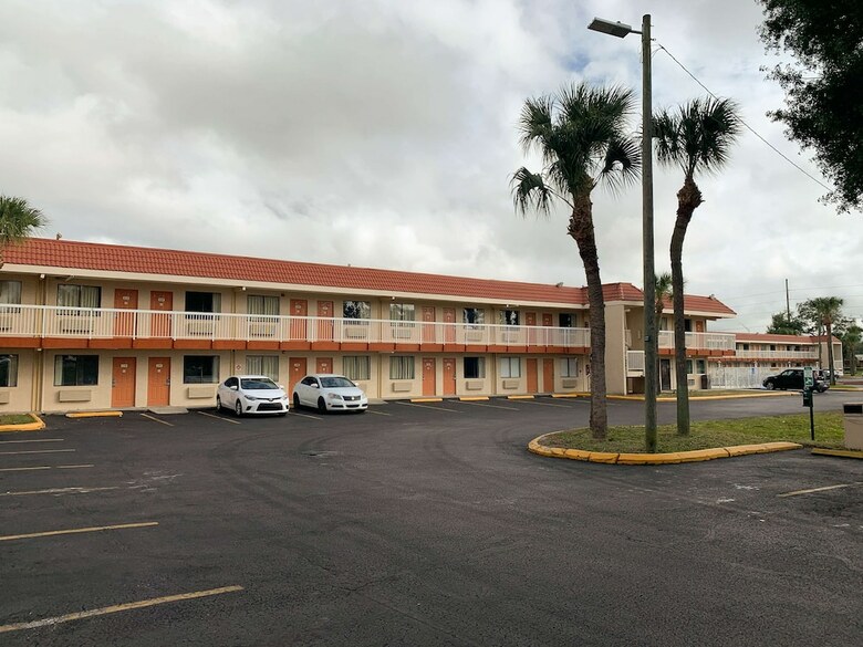 Motel 6 Tampa, Fl