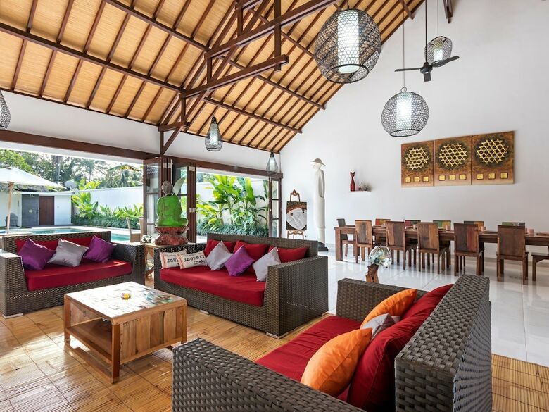 Villa Candi Kecil Empat
