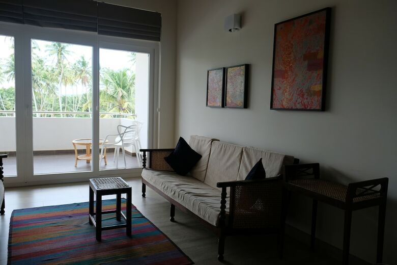 Hotel Twenty-two Weligambay