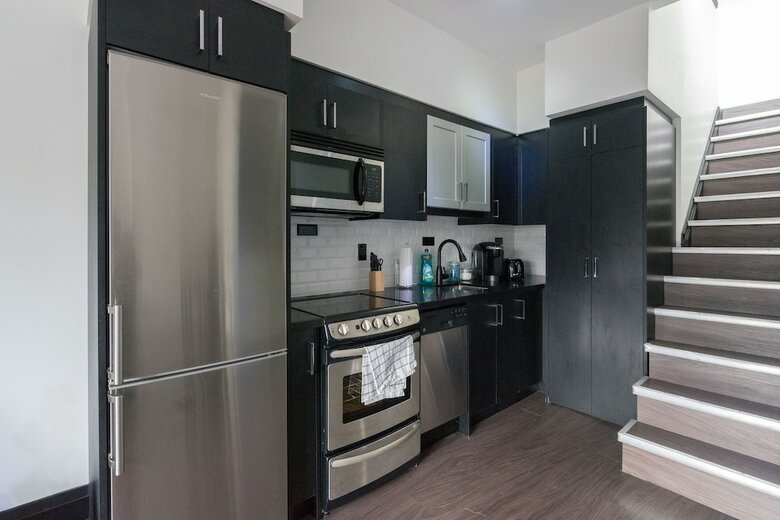 Applewood Suites - Queen West Studio