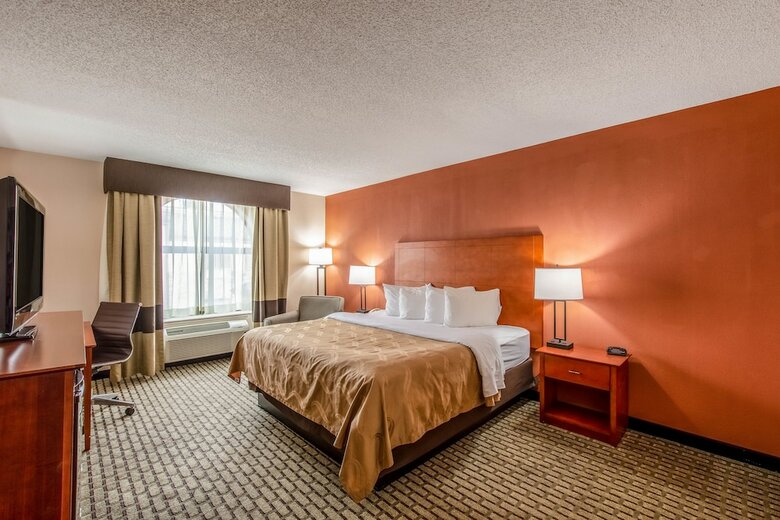 Hotel Quality Inn & Suites