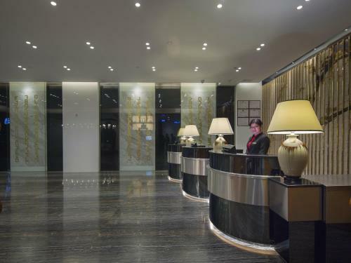 Paco Business Hotel Luo Gang Wan Da Branch