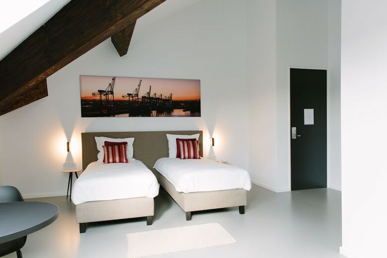 Trust Hotel
