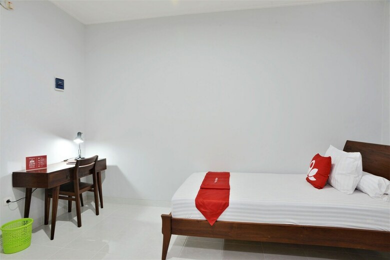 Hotel Zen Rooms Bintaro Sector 3