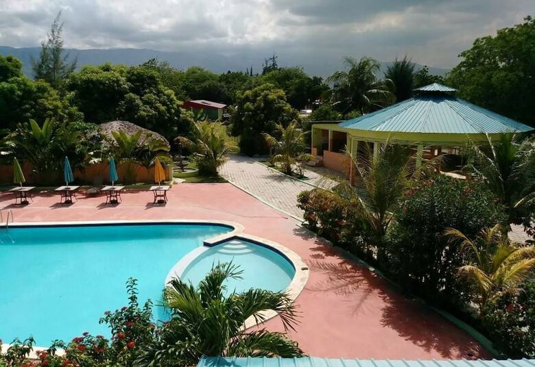 Hotel La Cayenna H�tel Et Restaurant