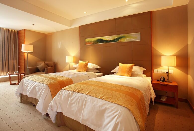 Noble Crown Hotel
