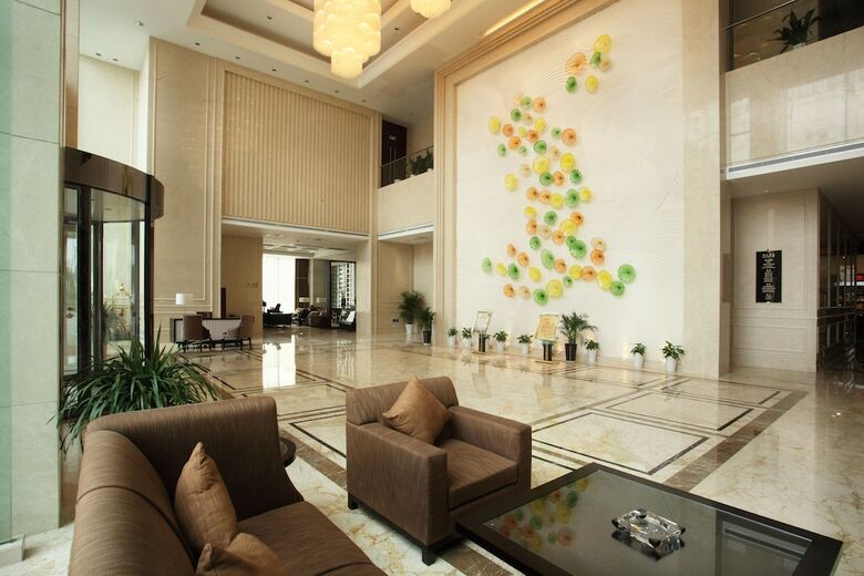 Noble Crown Hotel