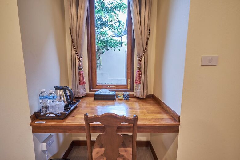 Hotel Hueankhamhom Resort