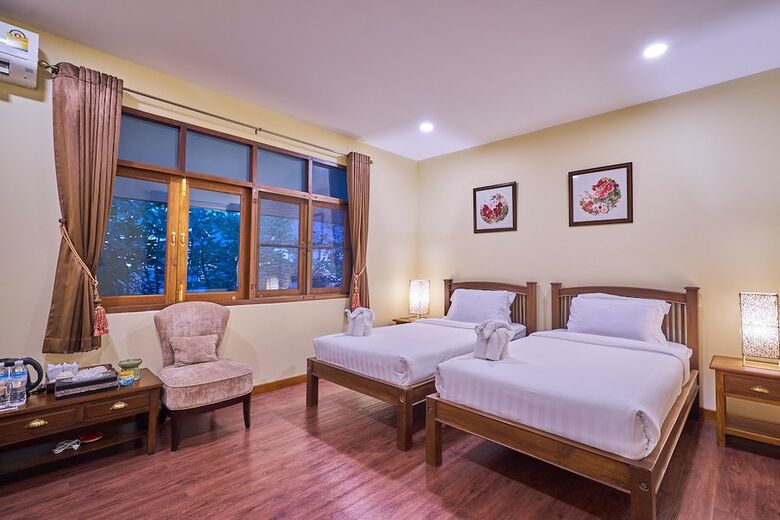 Hotel Hueankhamhom Resort