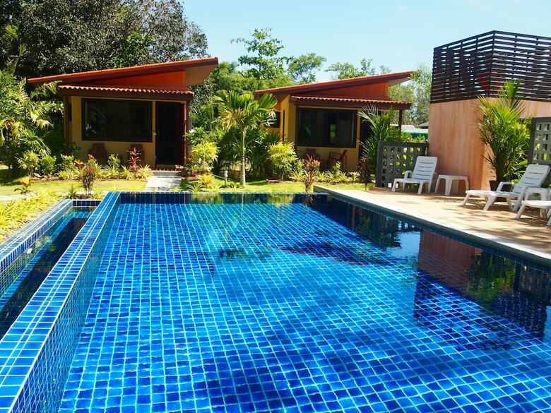 Hotel At Bangsak Resort