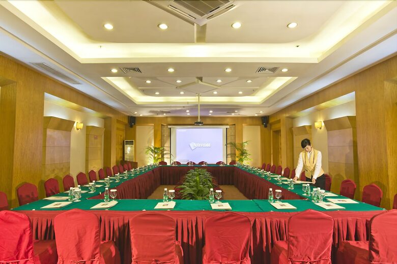 Dongguan Gladden Hotel
