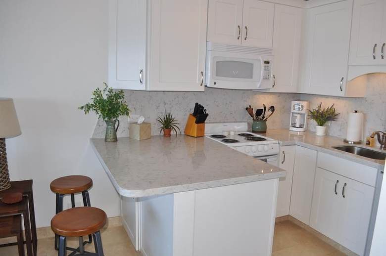 Lahaina Roads 309 By Redawning
