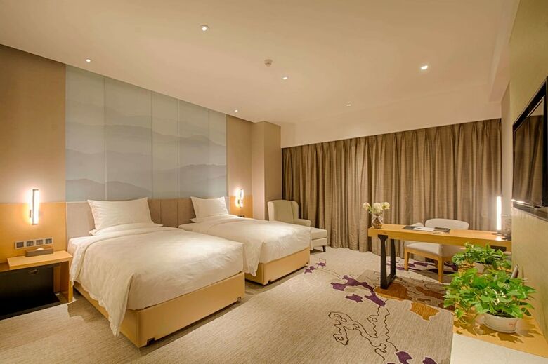 Hotel Ramada Encore Lingbao