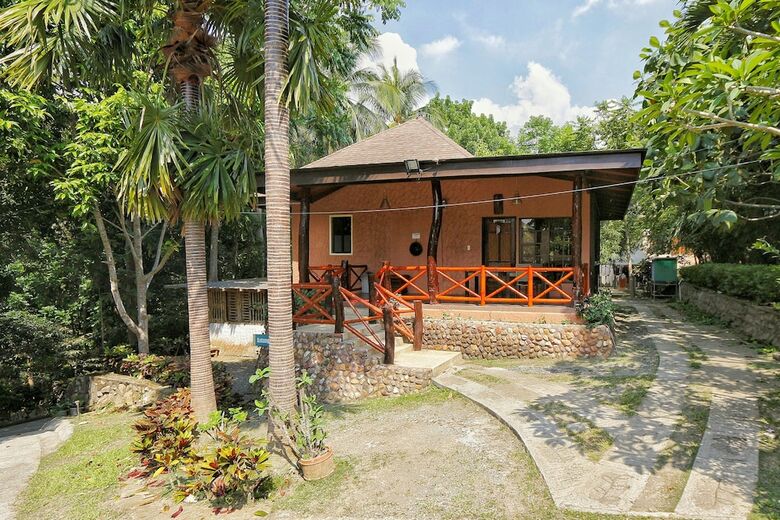 Hotel Noni's Resort