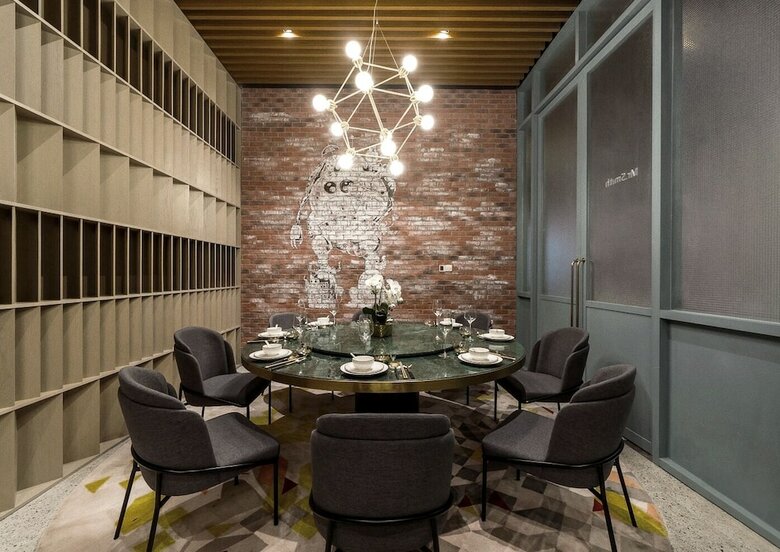Ophelia299 Boutique Hotel
