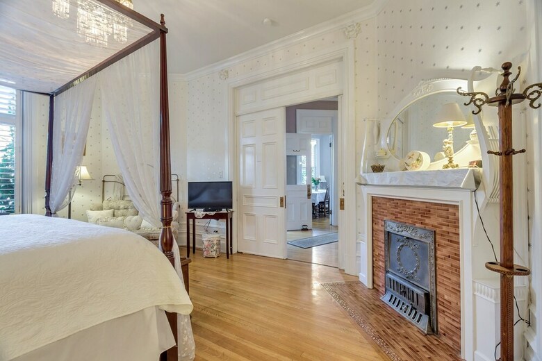 Ellerbeck Mansion Bed & Breakfast