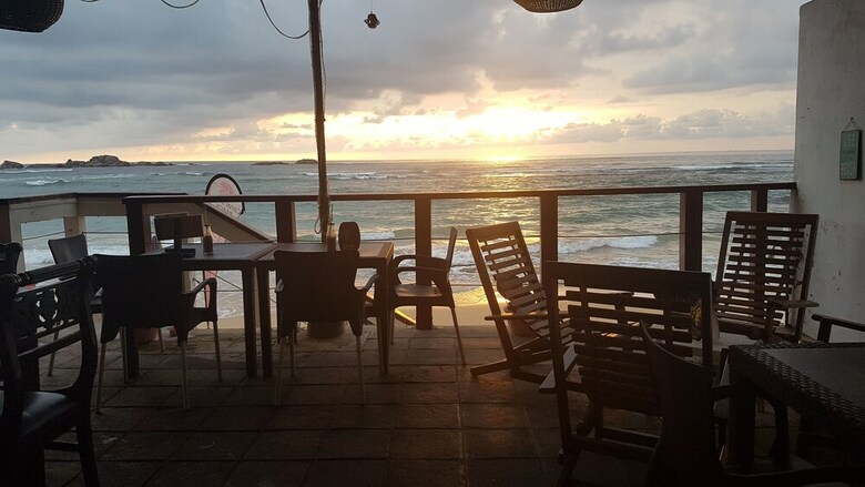 Hotel Coral Seas Beach Hikkaduwa