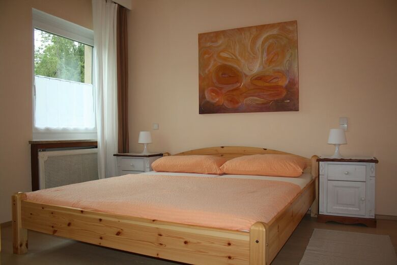 Hotel Golden Earth