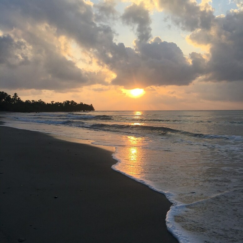 Hotel Kingki Beach By Puerto Bayview