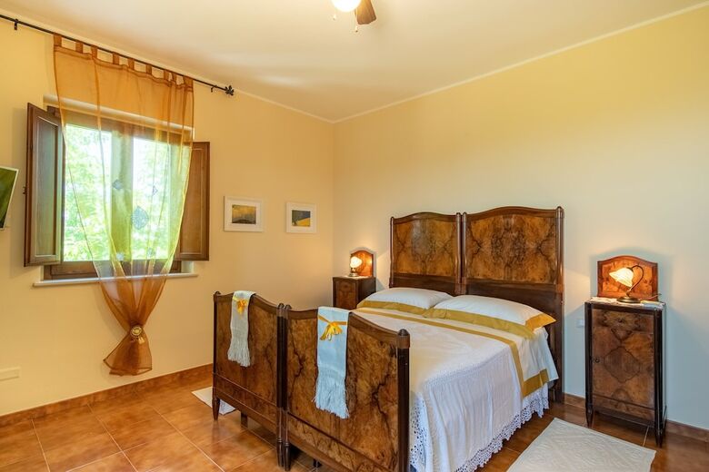 Agroturismo Isola Dei Calanchi