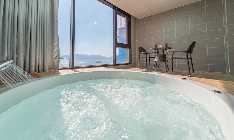 Arte Resort Spa & Pool Villa