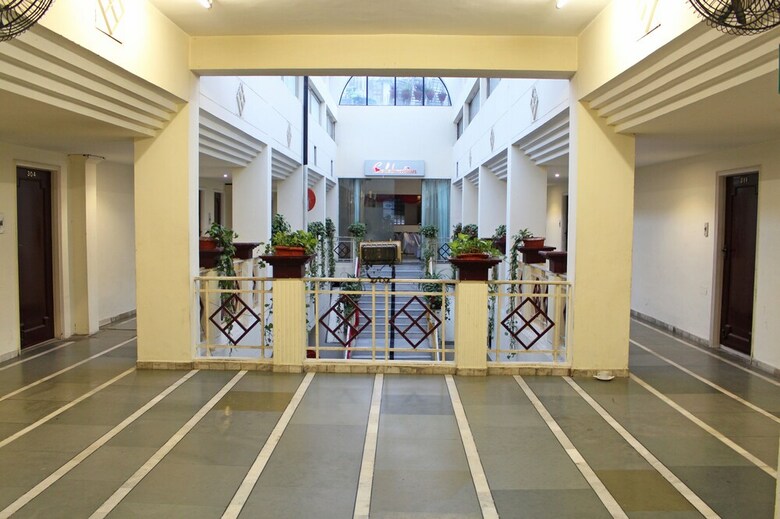 Hotel Oyo 4137 Resort Sita Kiran