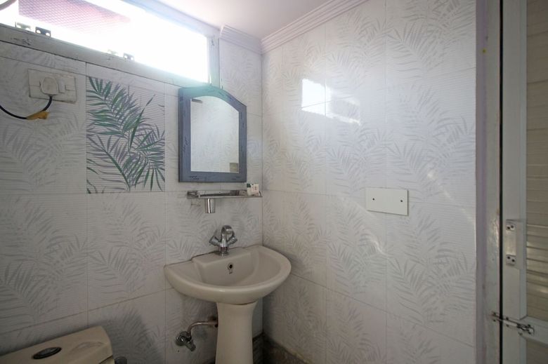 Oyo 7147 Hotel Madhur Regency