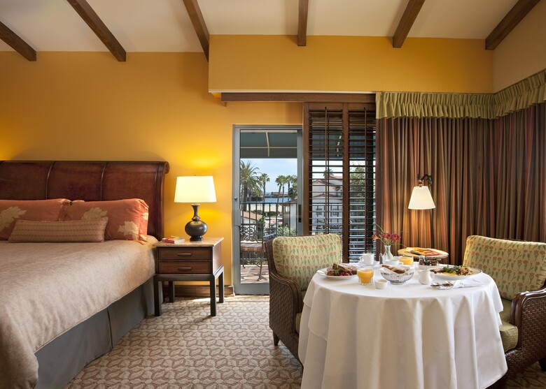 Hotel Harbor View Inn