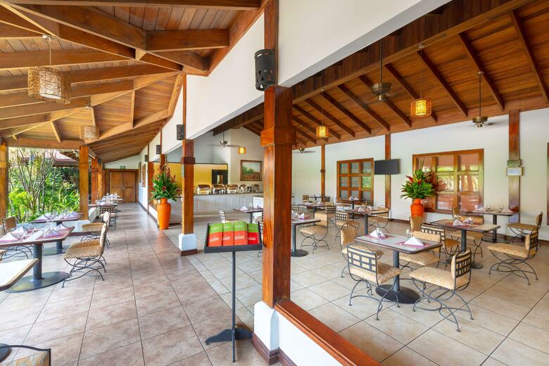 Hotel Country Inn & Suites