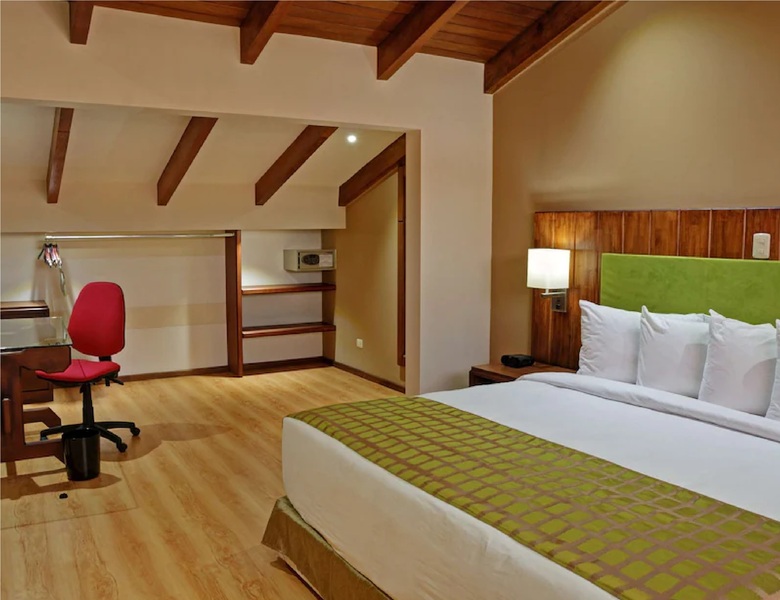 Hotel Country Inn & Suites