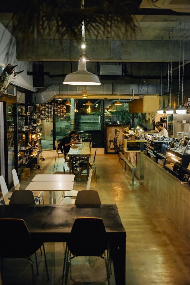 Hostal Aien Coffee And Hostel