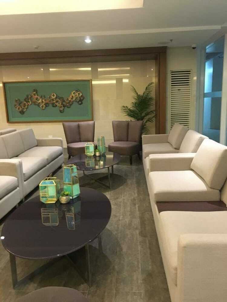 Seabreeze At Breeze Residences