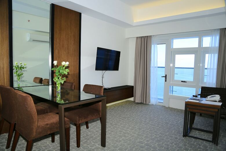 Arterra Hotel And Resort