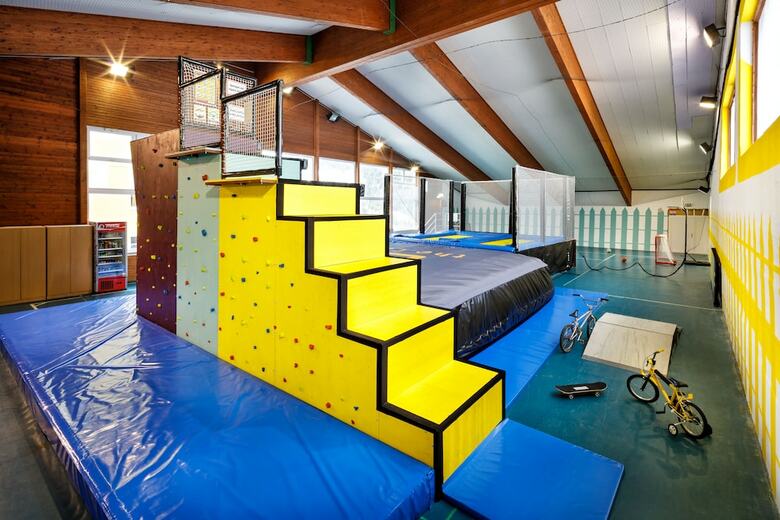 Basekamp Mountain Budget Hotel