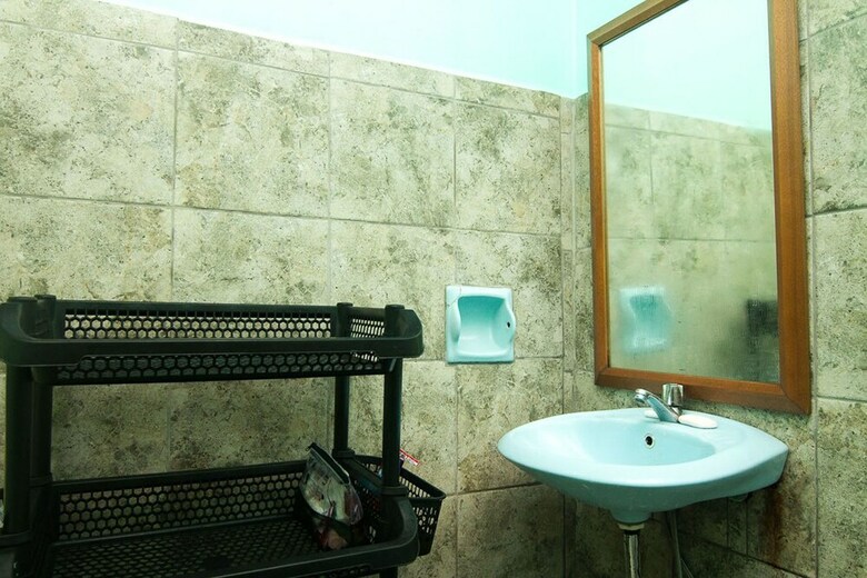 Hostal Go Surfari House