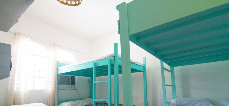 Hostal Go Surfari House