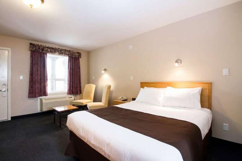 Posada West Country Inn