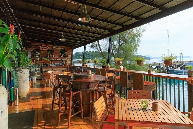 Hotel Maiton Beachfront Villa