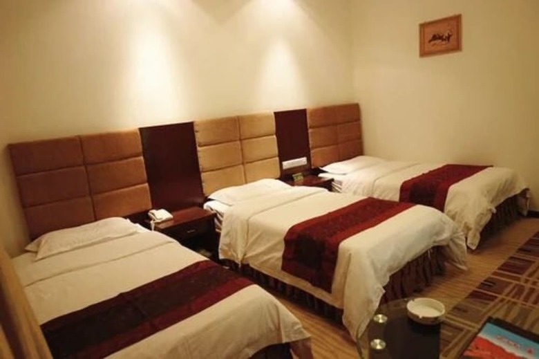 Dunhuang Golden Leaf Hotel