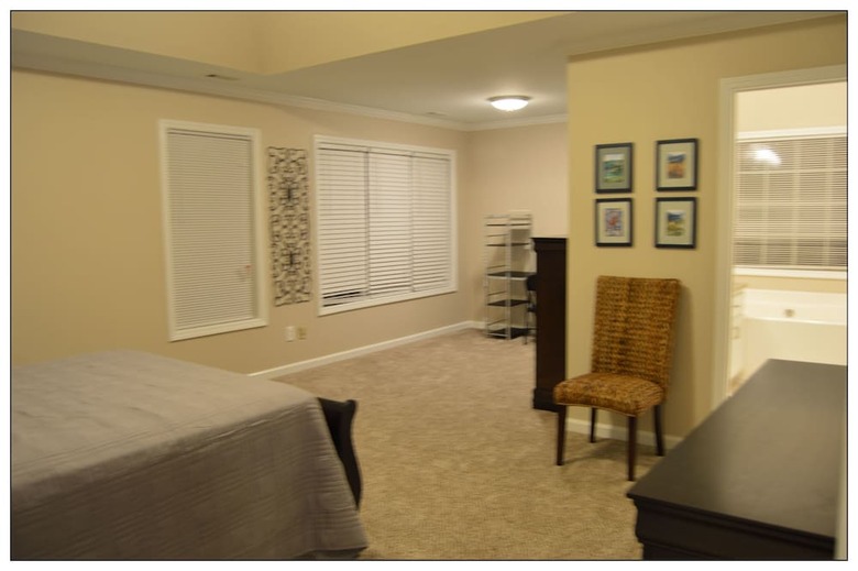 Opis Realty-spacious Metro Atlanta Home