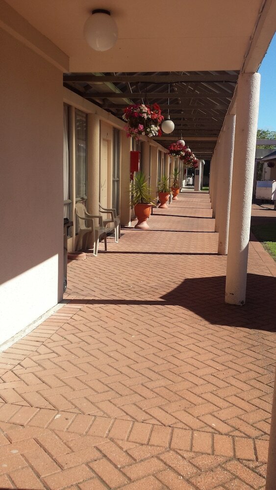 Boulevard Motel & Restaurant