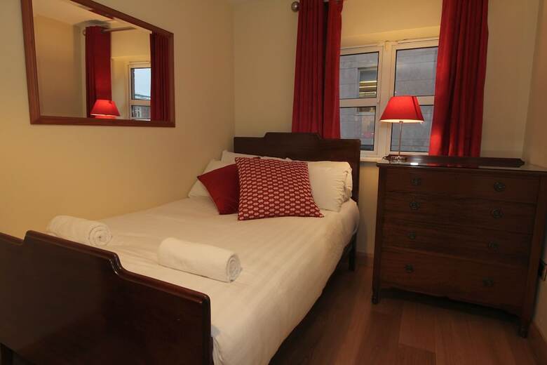 Luxury City River View Apartment