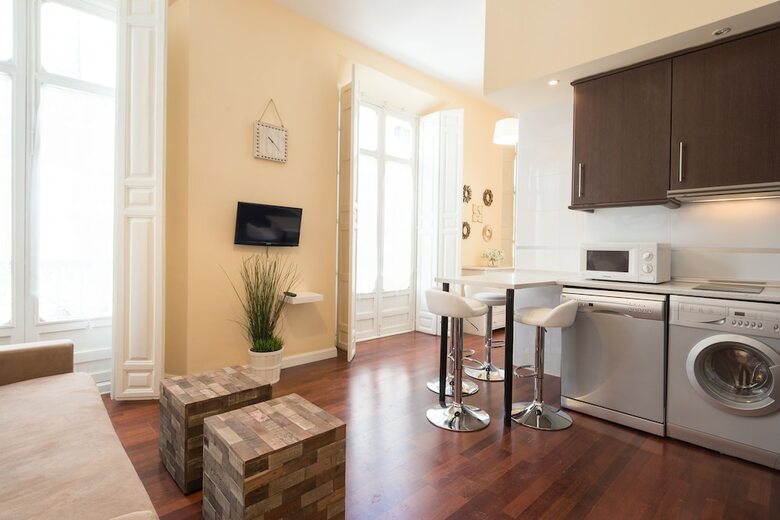 Apartamentos Letmalaga Calderon