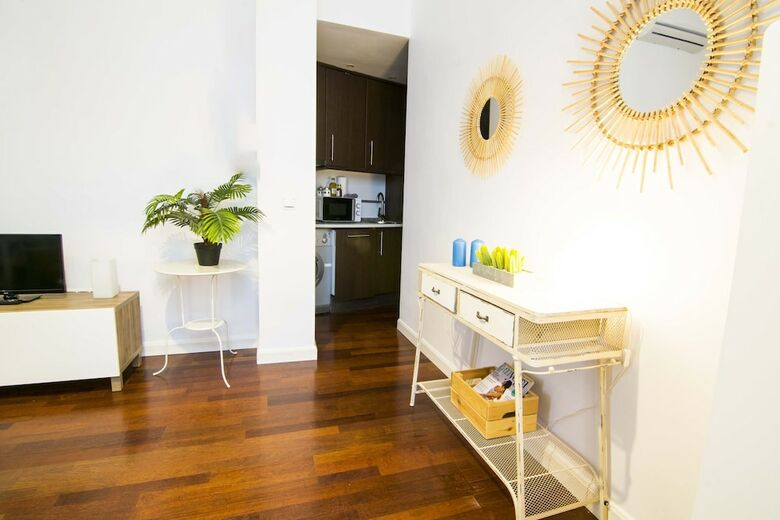 Apartamentos Letmalaga Calderon